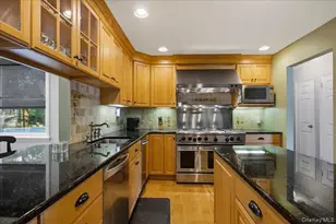 3494 Overlook Ave, Yorktown Heights, NY 10598 - Photo 6