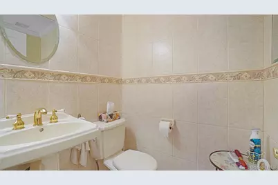 25 Laurel Lane, Holtsville, NY 11742 - Photo 36