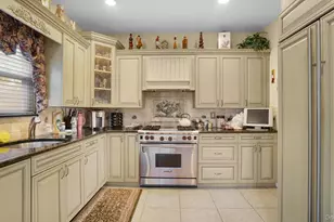 25 Laurel Ln, Holtsville, NY 11742 - Photo 28