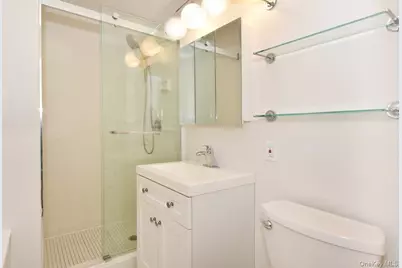 2 Birchwood Court #4M, Mineola, NY 11501 - Photo 6