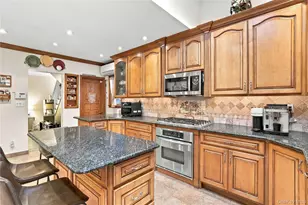 471 Pearl St, Oceanside, NY 11572 - Photo 12