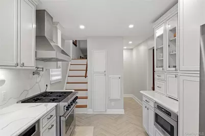 25161 Gaskell Road, Little Neck, NY 11362 - Photo 20