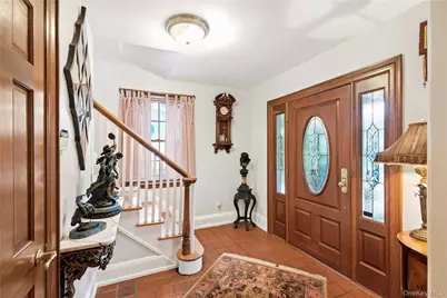 25161 Gaskell Road, Little Neck, NY 11362 - Photo 10
