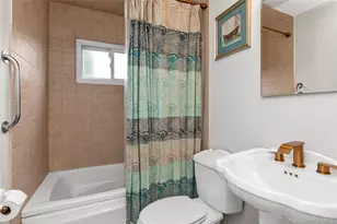 7 Eckert St, Huntington Station, NY 11746 - Photo 10