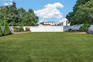 1001 Orion Ct, Merrick, NY 11566 - Photo 20