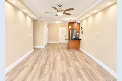 27110 Grand Central Parkway #30C, Floral Park, NY 11005 - Photo 4