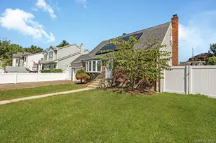 82 Pengon Cir, East Meadow, NY 11554 - Photo 2
