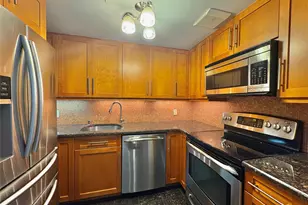 100 Cutter Mill Rd, Great Neck, NY 11021 - Photo 6
