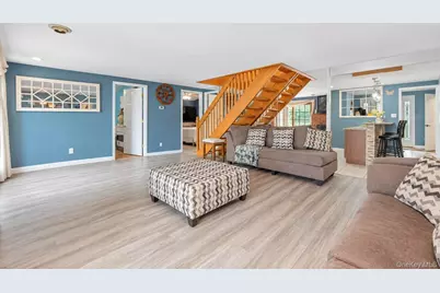 54 Pacific Avenue, Deer Park, NY 11729 - Photo 18