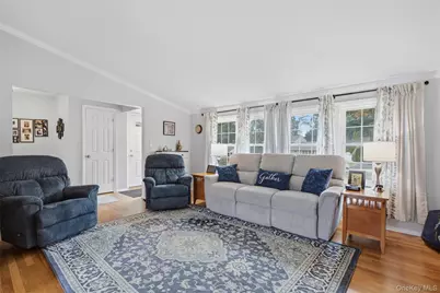 23 Apple Tree Drive, Hauppauge, NY 11788 - Photo 6