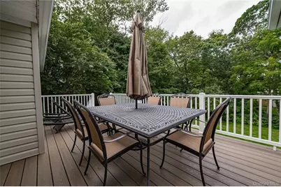 68 Chestnut Street, Mount Sinai, NY 11766 - Photo 4