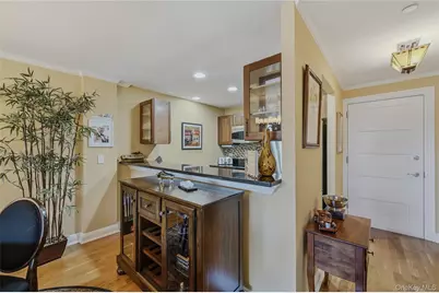 225 Stanley Avenue #107, Mamaroneck, NY 10543 - Photo 4