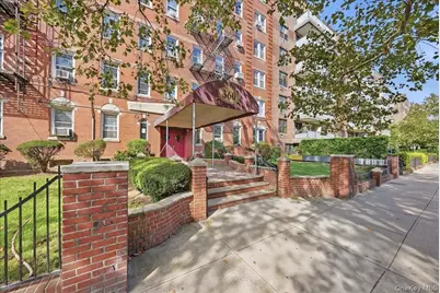 360 Ocean Parkway #5G, Brooklyn, NY 11218 - Photo 1