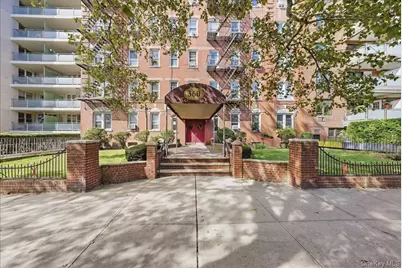 360 Ocean Parkway #5G, Brooklyn, NY 11218 - Photo 2