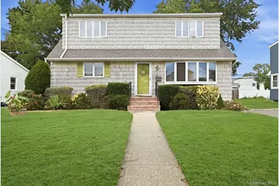 4001 Wicks Avenue, Seaford, NY 11783 - Photo 2