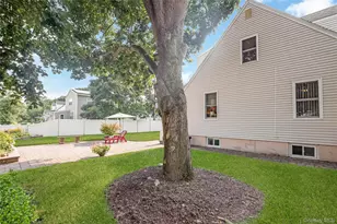 8 N 5th St, Holbrook, NY 11741 - Photo 6