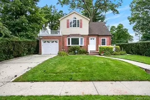 48 Maple Dr, New Hyde Park, NY 11040 - Photo 30