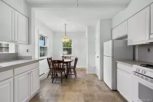 48 Maple Dr, New Hyde Park, NY 11040 - Photo 10