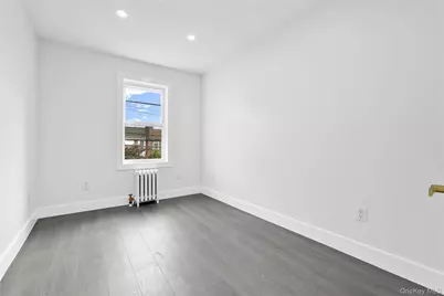 113-22 204th Street, Saint Albans, NY 11412 - Photo 16