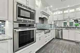 23 Willow Ridge Dr, Smithtown, NY 11787 - Photo 8