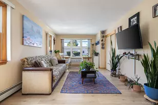 1647 Straight Path, Lindenhurst, NY 11757 - Photo 16