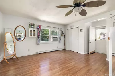 1647 Straight Path, Lindenhurst, NY 11757 - Photo 20