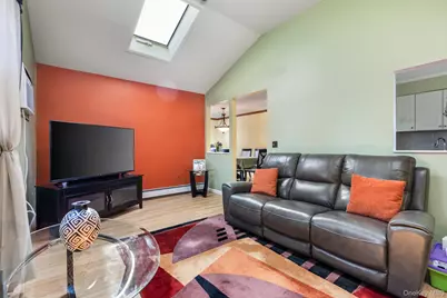 1647 Straight Path, Lindenhurst, NY 11757 - Photo 22
