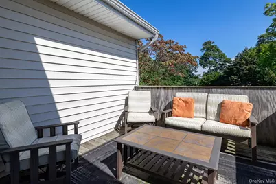 1647 Straight Path, Lindenhurst, NY 11757 - Photo 8