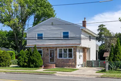 1647 Straight Path, Lindenhurst, NY 11757 - Photo 14