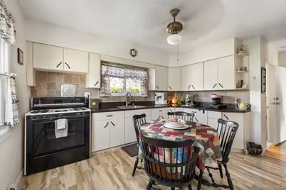 1647 Straight Path, Lindenhurst, NY 11757 - Photo 18