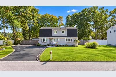 14 Hollingwood Drive, Coram, NY 11727 - Photo 2