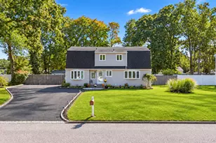 14 Hollingwood Dr, Coram, NY 11727 - Photo 2