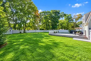 14 Hollingwood Dr, Coram, NY 11727 - Photo 10
