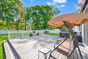 14 Hollingwood Dr, Coram, NY 11727 - Photo 12