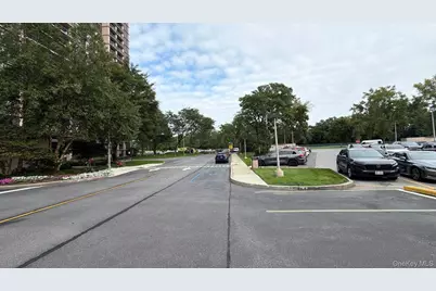 269-10 Grand Central Parkway #4U, Floral Park, NY 11005 - Photo 10