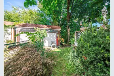 9021 81st Road, Glendale, NY 11385 - Photo 22