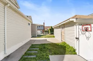 101-19 159th Ave, Howard Beach, NY 11414 - Photo 26