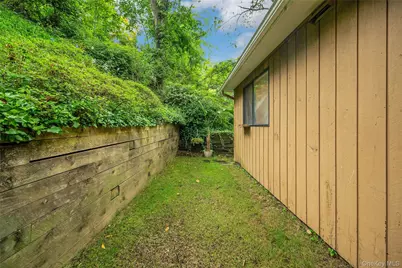 44 Hillside Lane, New Rochelle, NY 10804 - Photo 26