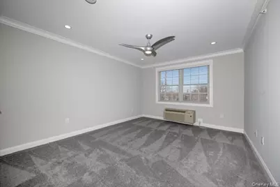 190 Fulton Street #E212, Farmingdale, NY 11735 - Photo 4