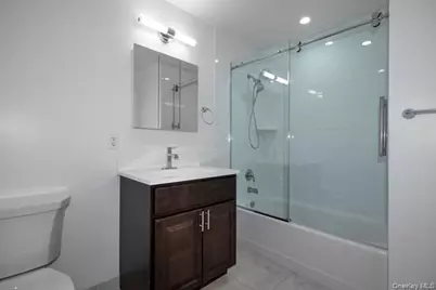 190 Fulton Street #E212, Farmingdale, NY 11735 - Photo 8