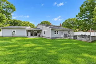 4 Bud Ct, East Setauket, NY 11733 - Photo 10