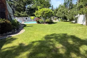 12 Cayuga Ave, East Northport, NY 11731 - Photo 26