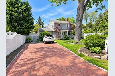 12 Cayuga Avenue, East Northport, NY 11731 - Photo 2