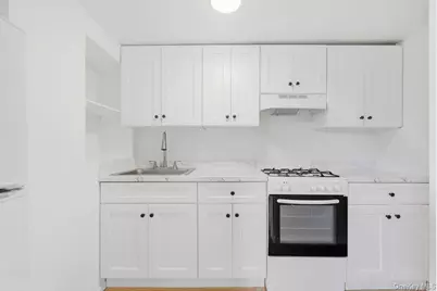 100 Highland Avenue, Eastchester, NY 10709 - Photo 2