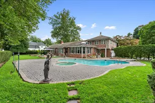 15 Hillcrest Dr, Great Neck, NY 11021 - Photo 44