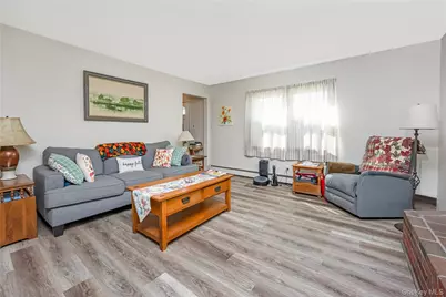 26 Dawes Avenue, Amityville, NY 11701 - Photo 4
