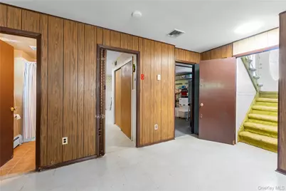 7 Roxbury Court, Chestnut Ridge, NY 10977 - Photo 18
