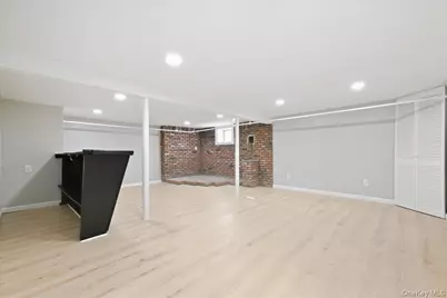 161 Stokes Avenue, Freeport, NY 11520 - Photo 28