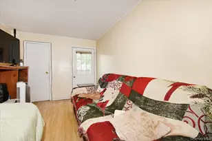 403 Oak St, Copiague, NY 11726 - Photo 16