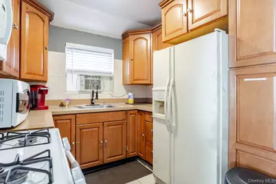 13745 Bedell Street, Springfield Gardens, NY 11413 - Photo 8